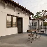 Dona Premier Suites