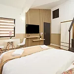 Dona Premier Suites