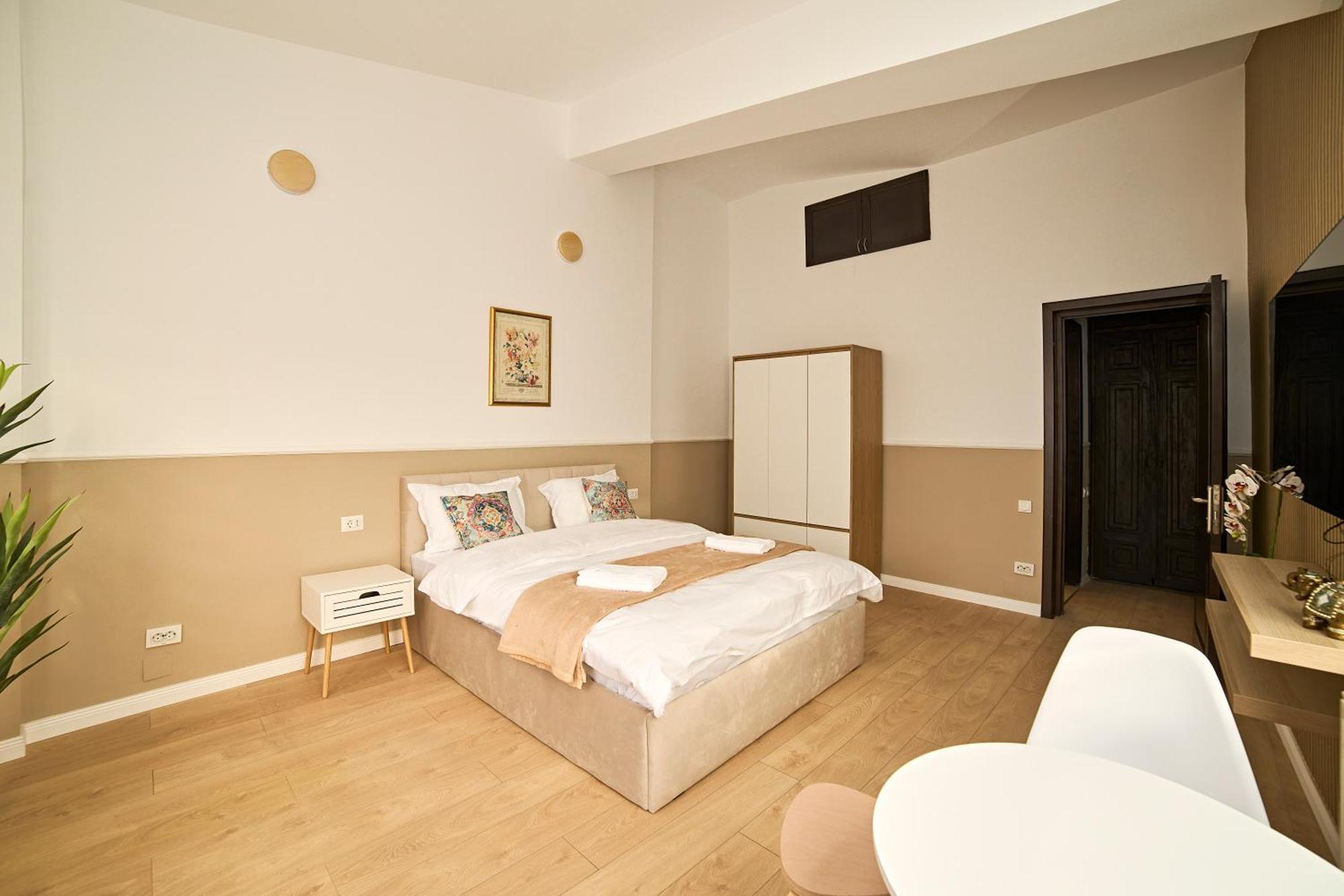 Aparthotel Dona Premier *